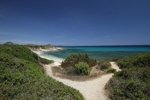 On the beach - Villa 'Casa 14' with Sea View, Private Terrace and Air Conditioning (Castiadas)