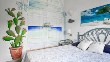 3 bedrooms, desk, free WiFi, bed sheets