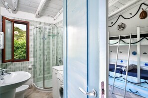 Shower, towels