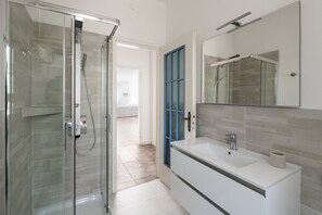 تجهيزات دش، مناشف