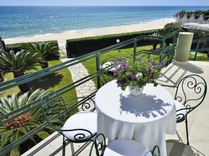 تناول الطعام بالخارج