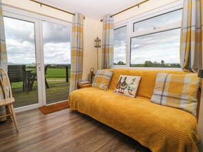 Living area - Poppy (Usk)