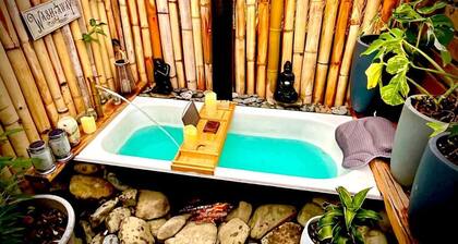 Cozy Studio - 5mins to Beach · Outdoor Bath · Breakfast Included · Pets Welcome