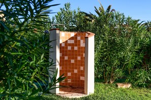 Property grounds - Villa 'Carla' with Private Terrace, Wi-Fi and Air Conditioning (Costa Rei)