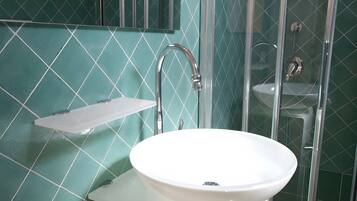 Douche, serviettes fournies