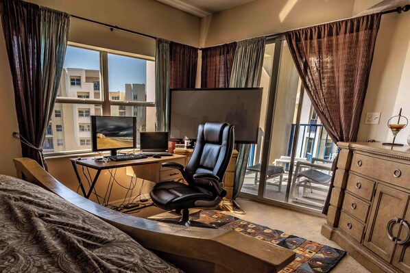 3 bedrooms, desk, iron/ironing board, free WiFi