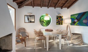 Dining - Villa 'Kika' with Private Terrace, Wi-Fi and Air Conditioning (Costa Rei)