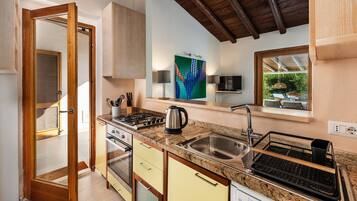 Réfrigérateur, four, plaque de cuisson, lave-vaisselle