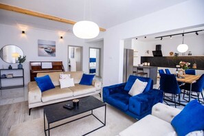 Fernseher, Tischtennisplatte