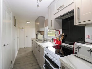 مستلزمات طهي/أطباق/أوعية