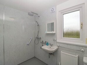 Bathroom - Twilight (Usk)
