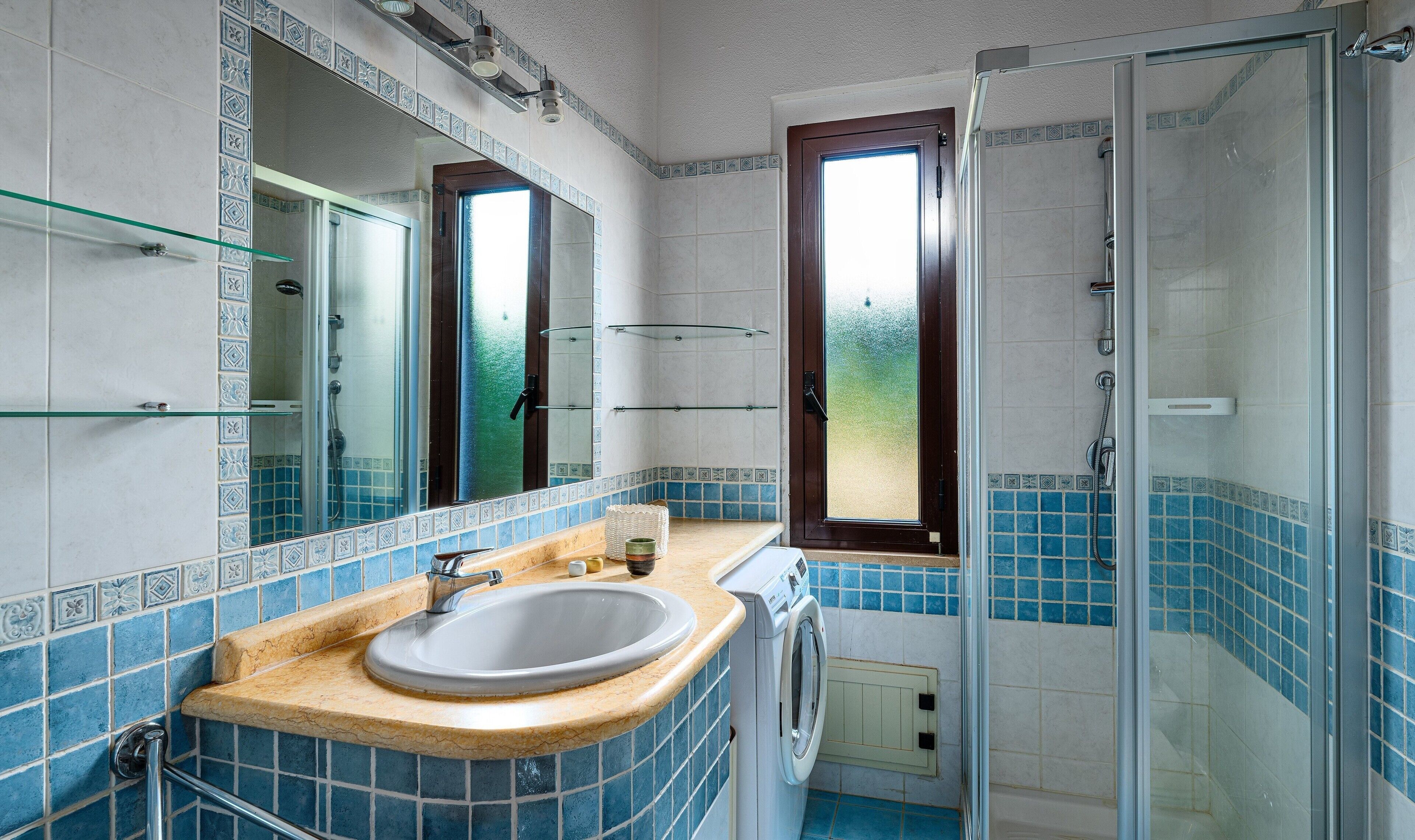 Shower, towels