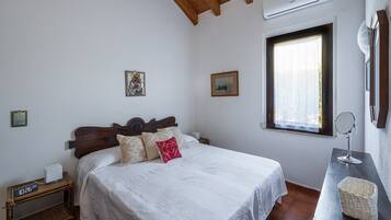 4 bedrooms, free WiFi, bed sheets