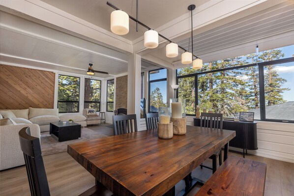 Dining - Charming 2-bedroom apartment with WiFi, in serene Mammoth Lakes (Mammoth Lakes)