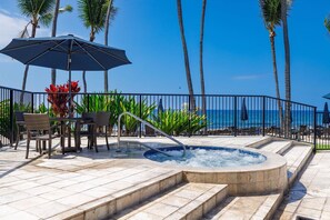 คอนโด, หลายเตียง (Kona By The Sea 312) | รับประทานอาหารกลางแจ้ง
