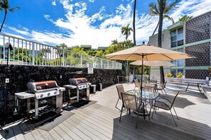 Condo, 1 Queen Bed with Sofa bed (Alii Villas#303 Fully Remodeled Top F) | Outdoor dining - Alii Villas#303 Fully Remodeled Top Floor Unit (Kailua-Kona)