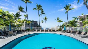 Condo, 1 Queen Bed with Sofa bed (Alii Villas#303 Fully Remodeled Top F) | Pool