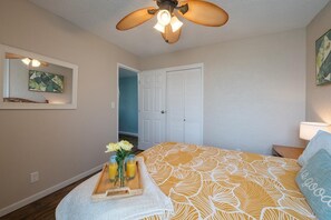 Condo, 1 Queen Bed with Sofa bed (Alii Villas#303 Fully Remodeled Top F) | 1 bedroom - Alii Villas#303 Fully Remodeled Top Floor Unit! (Kailua-Kona)
