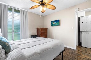 Condo, 1 Queen Bed with Sofa bed (Alii Villas#303 Fully Remodeled Top F) | 1 bedroom - Alii Villas#303 Fully Remodeled Top Floor Unit (Kailua-Kona)