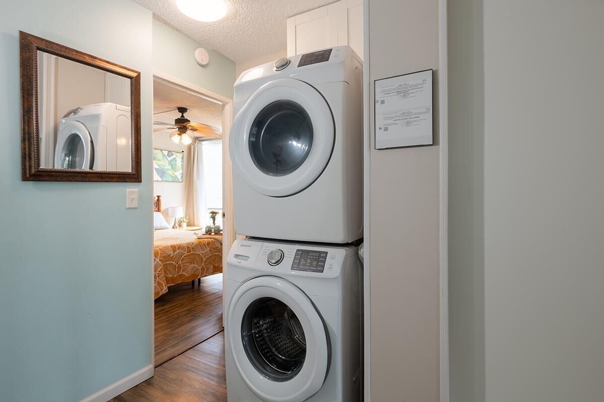 Condo, 1 Queen Bed with Sofa bed (Alii Villas#303 Fully Remodeled Top F) | Interior