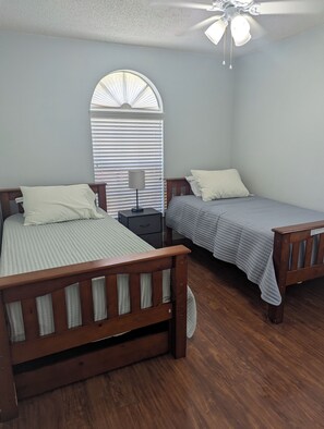 3 bedrooms, iron/ironing board, WiFi, bed sheets