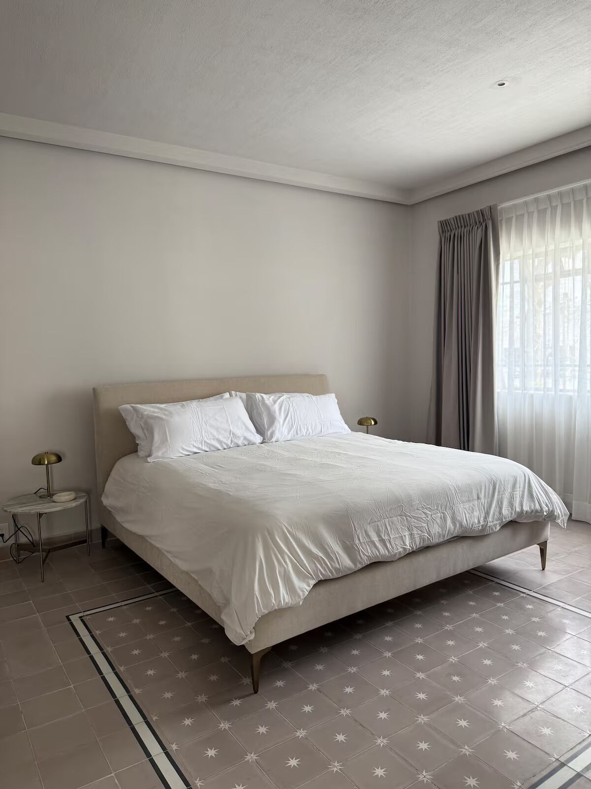 Free WiFi, bed sheets