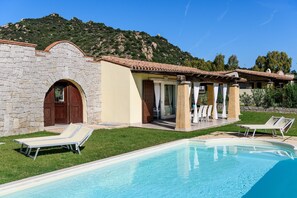 Pool - Villa 'Campidano' with Private Pool, Wi-Fi and Air Conditioning (Castiadas)