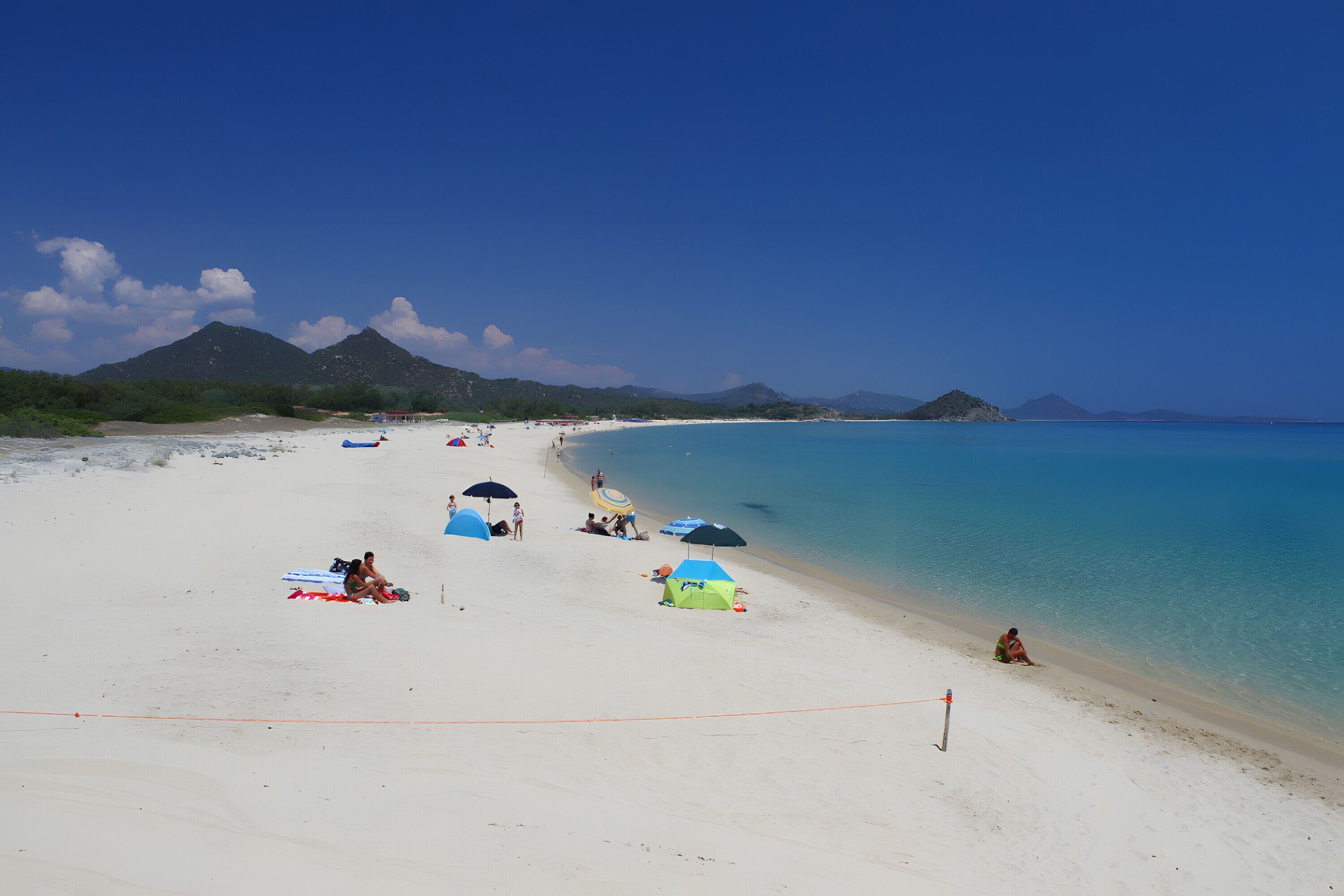 Una spiaggia nelle vicinanze