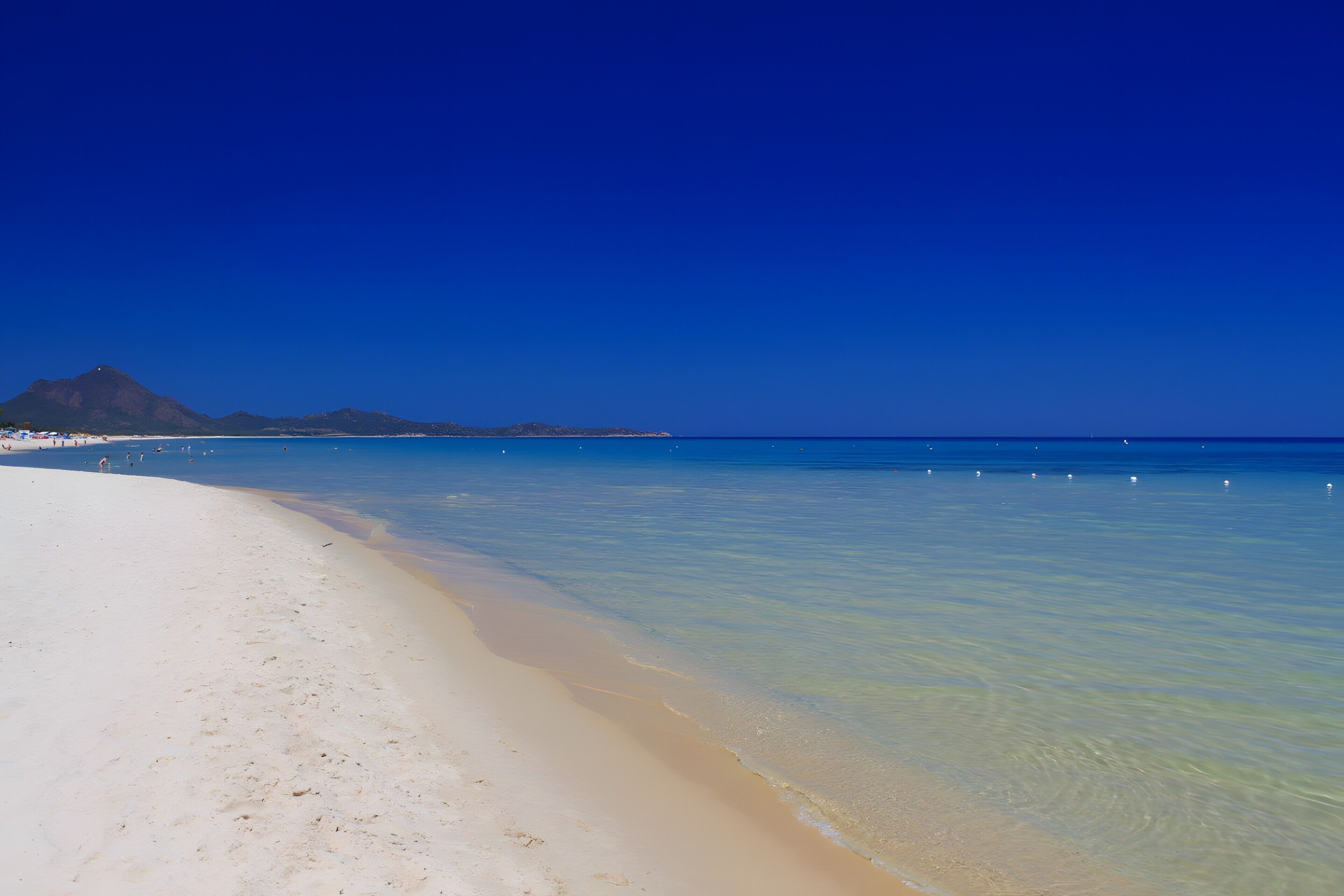 Una spiaggia nelle vicinanze