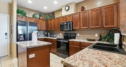 Charming 3-bedroom townhome in foothills of Daisy Mountain in beautiful Anthem