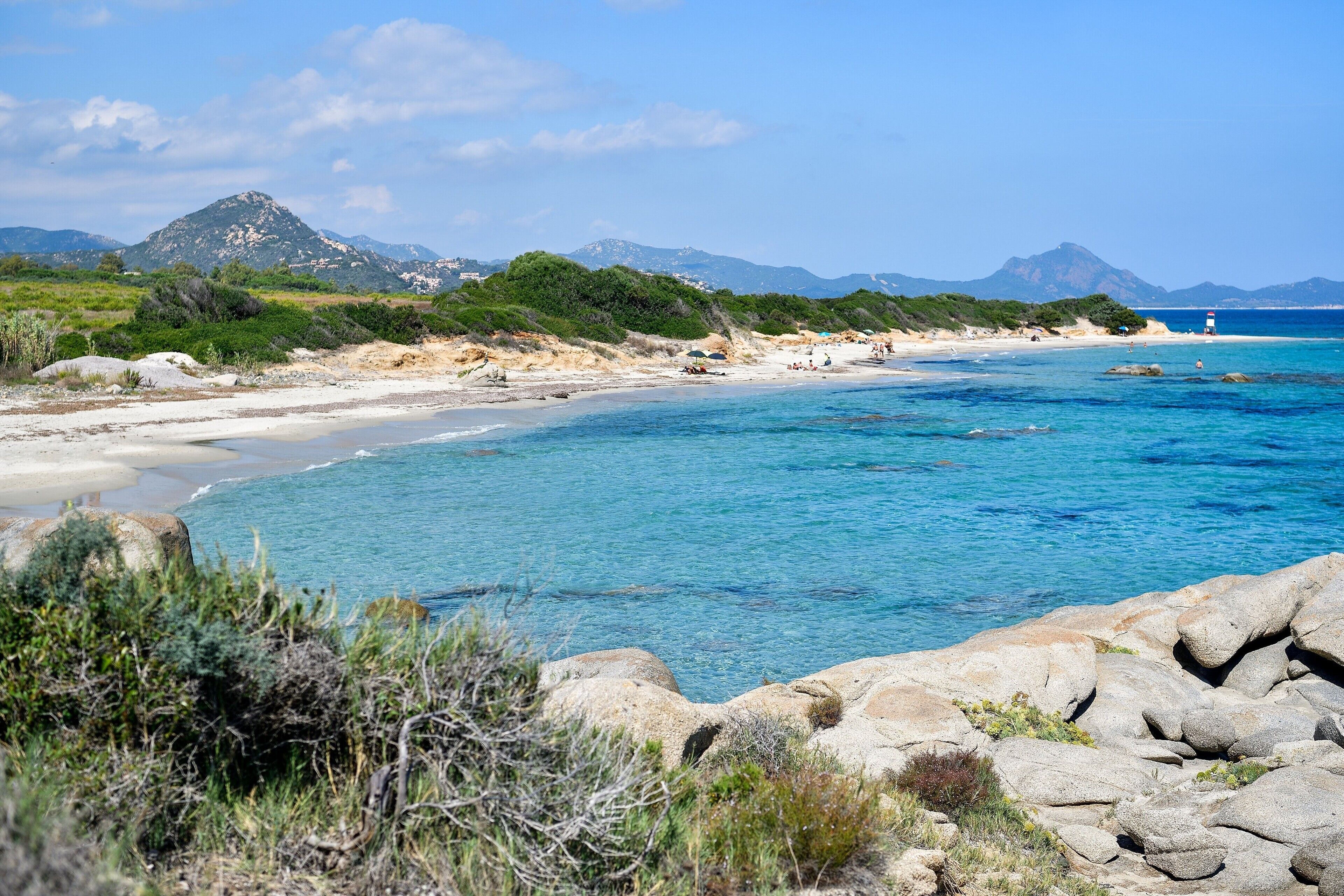 Una spiaggia nelle vicinanze