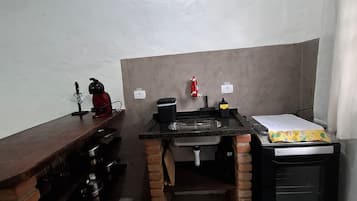 Chalet | Private kitchen | Fridge, cookware/dishes/utensils