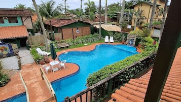 Basic Chalet | Pool | Outdoor pool, open 8:00 AM to 11:00 AM, pool umbrellas, pool loungers
