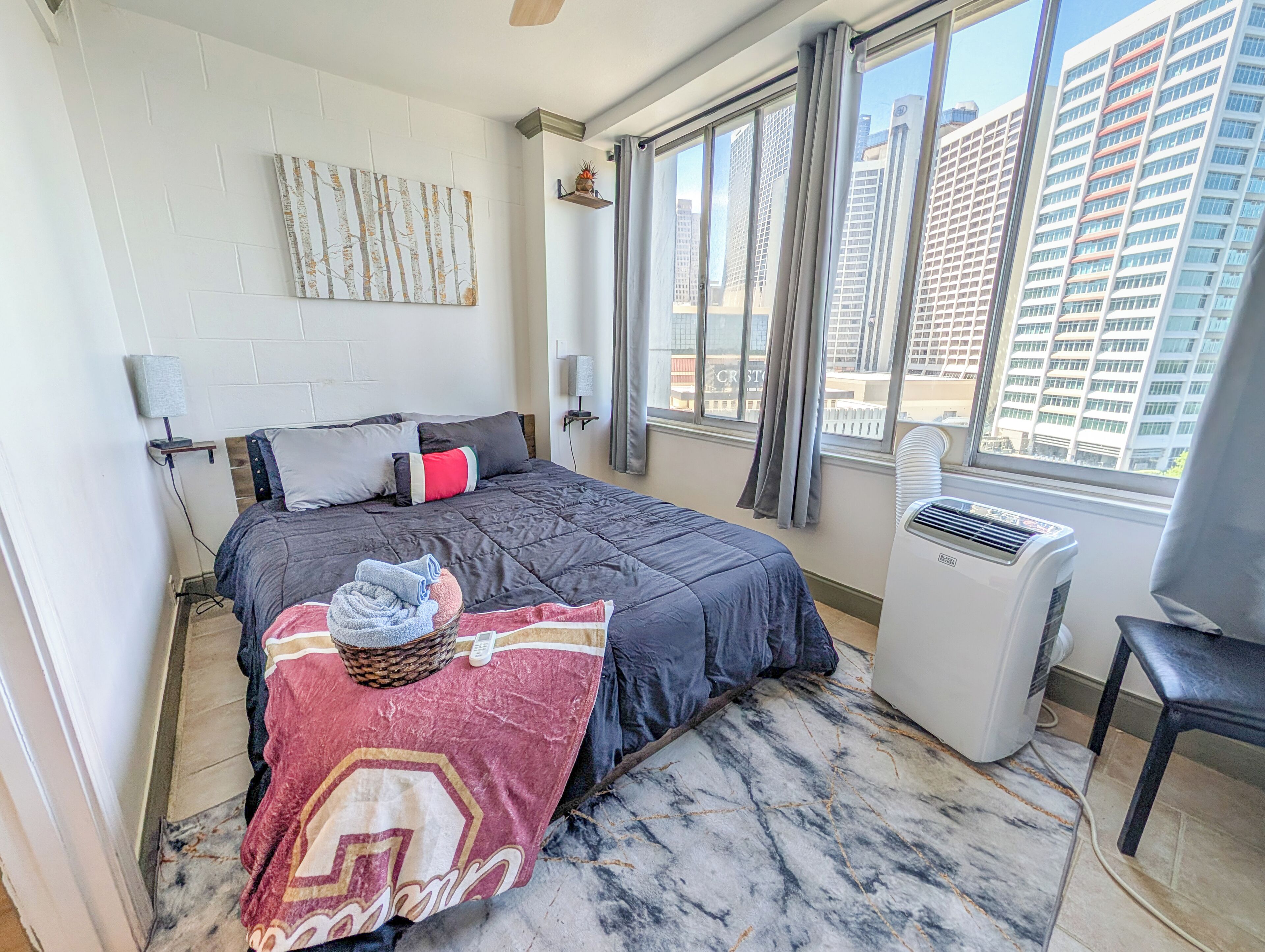 Condo, 3 Bedrooms, Private Bathroom