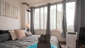 Condo, 3 Bedrooms, Private Bathroom