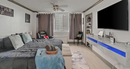 Modern 3BR Condo - Heart of ATL