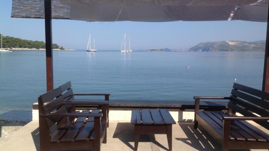 Wonderful Apartment Biserka Near the Beach