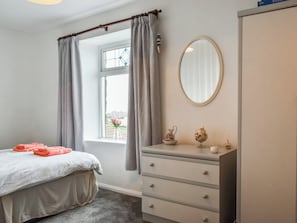 2 bedrooms, bed sheets