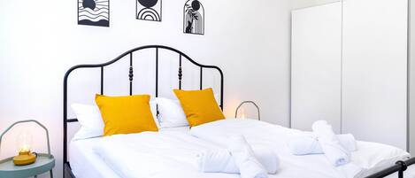 2 bedrooms, WiFi, bed sheets