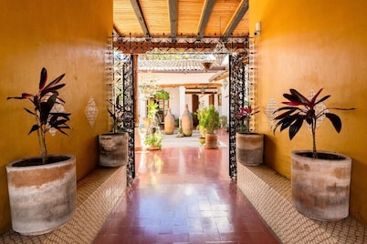 CASA MADERO