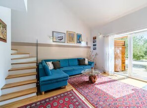 Living room - Holiday Home House of the Sun (Sutivan)