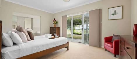 7 bedrooms, iron/ironing board, WiFi