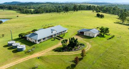 Mole Hill Farmhouse - Perfect Large Families Getaways