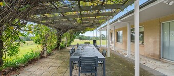 Mole Hill Farmhouse - Perfect Large Families Getaways