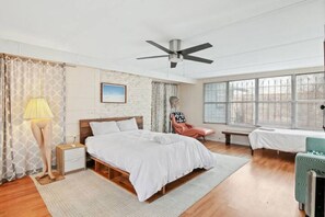 8 chambres, fer et planche à repasser, lit parapluie, Wi-Fi gratuit