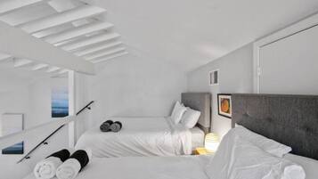 6 bedrooms, iron/ironing board, free WiFi, bed sheets