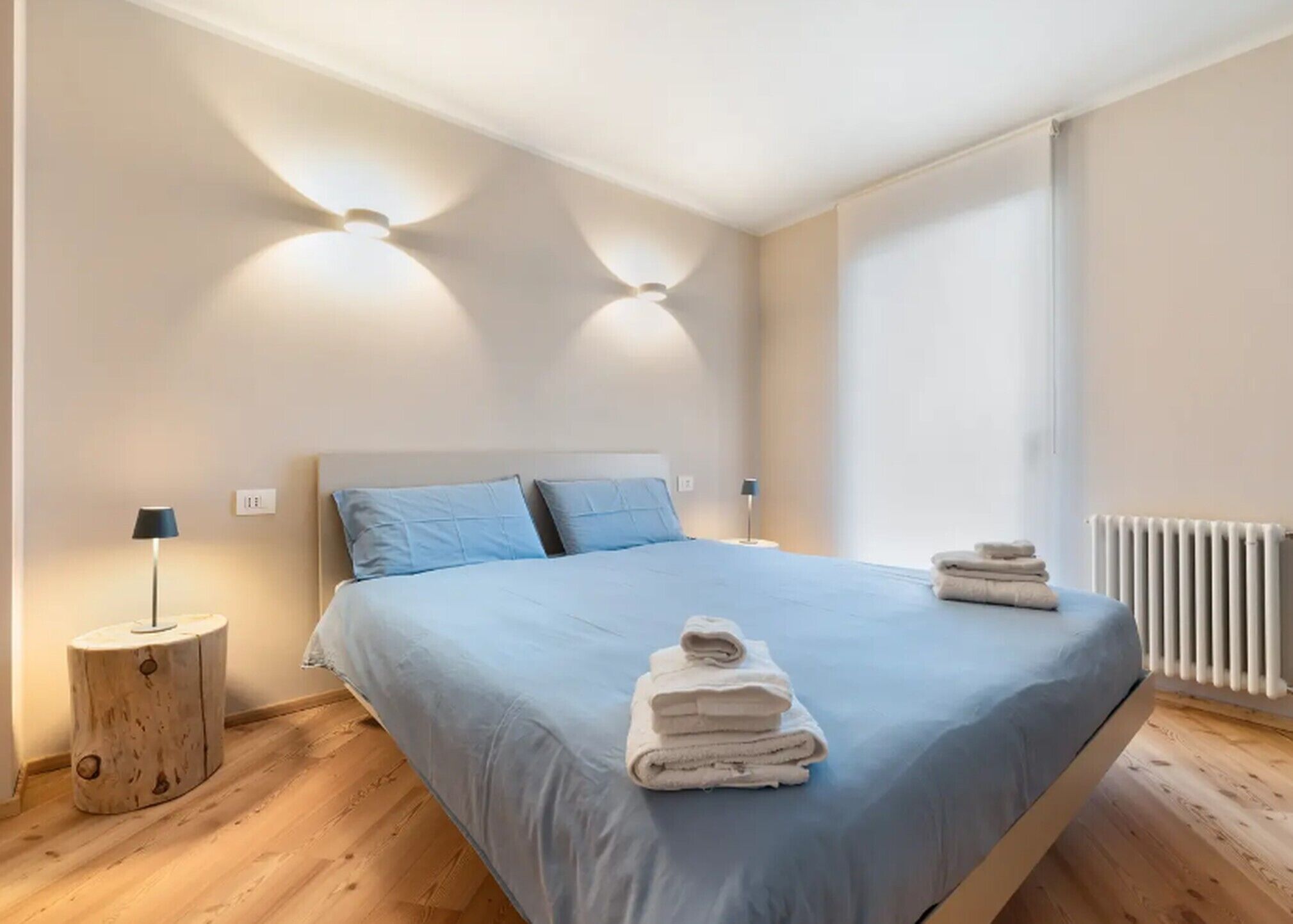 Een strijkplank/strijkijzer, gratis wifi, beddengoed