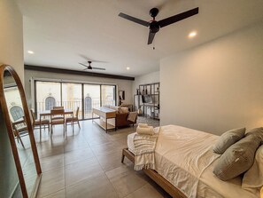 Superior Apartment | Desk, laptop workspace, free WiFi