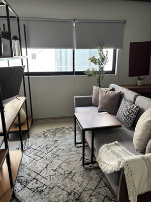 Apartamento estándar | Ropa de cama de alta calidad y escritorio