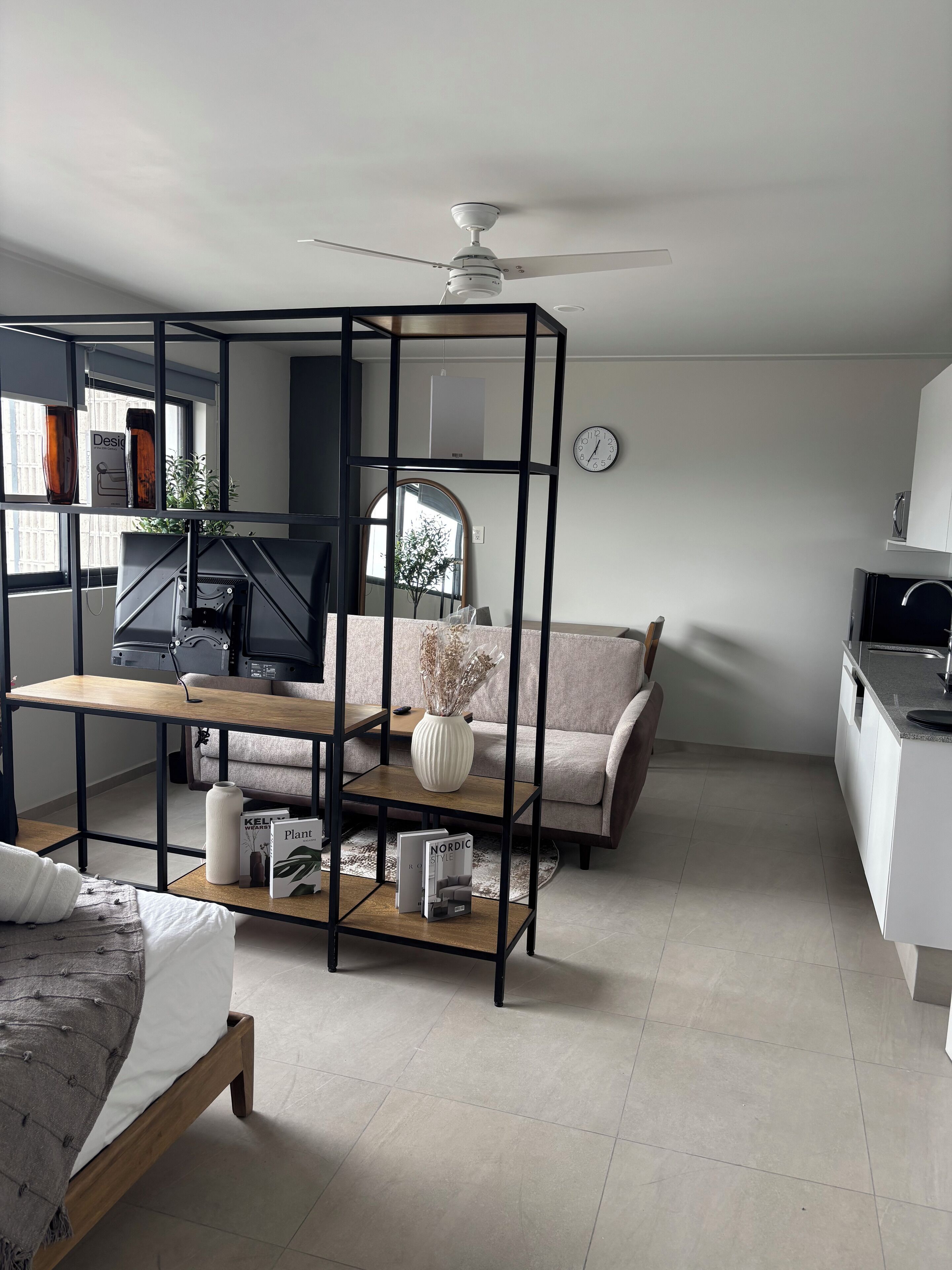 Leilighet – superior, 1 queensize-seng med sovesofa | Sengetøy av topp kvalitet, skrivebord og skrivebord for bærbar PC